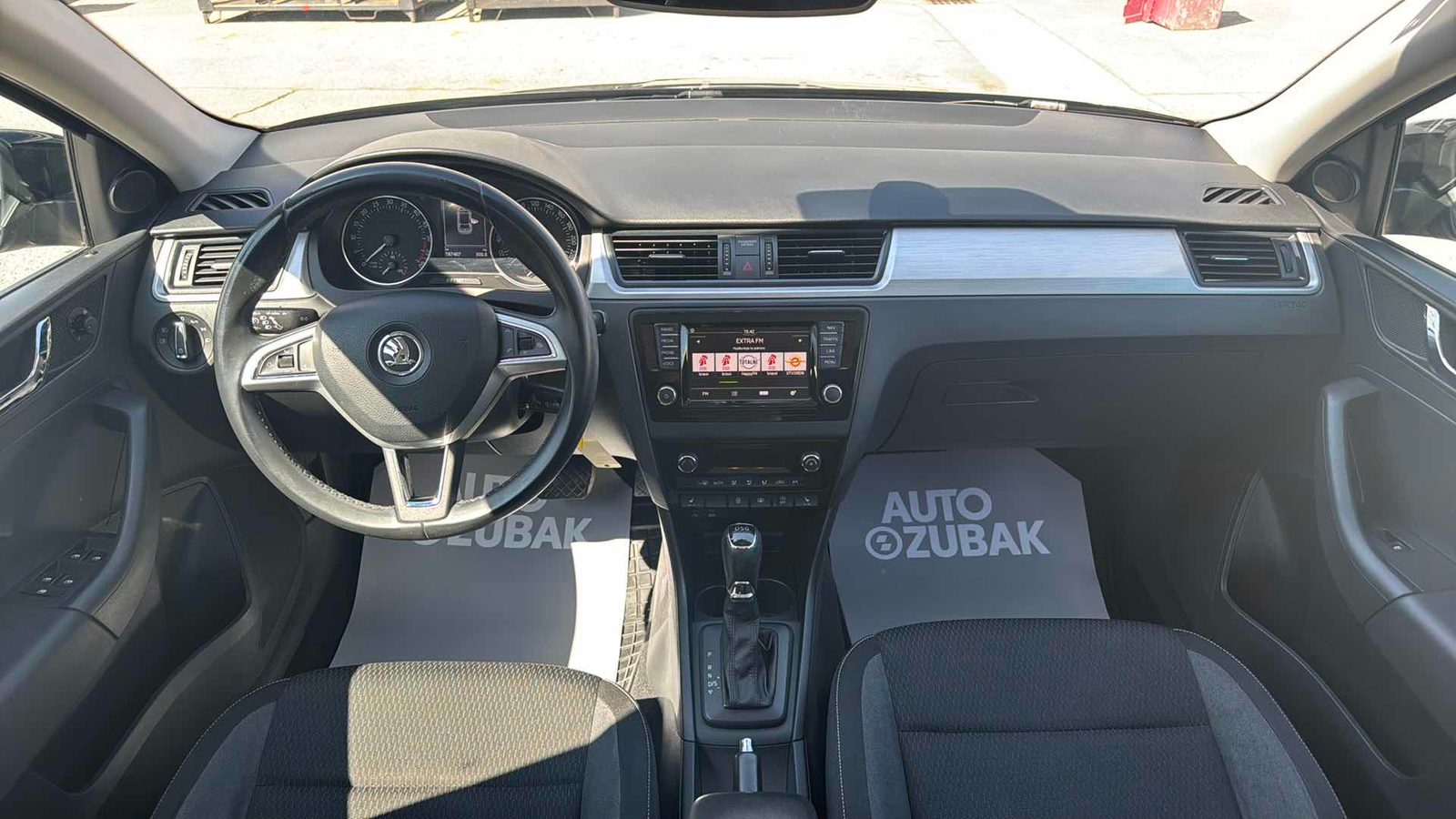 2015 Škoda Rapid — fotografija 11