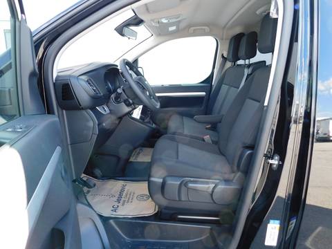 2022 Opel Zafira — sličica 7