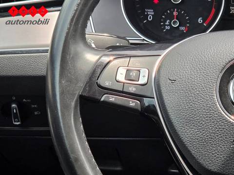 2019 Volkswagen Passat — sličica 11