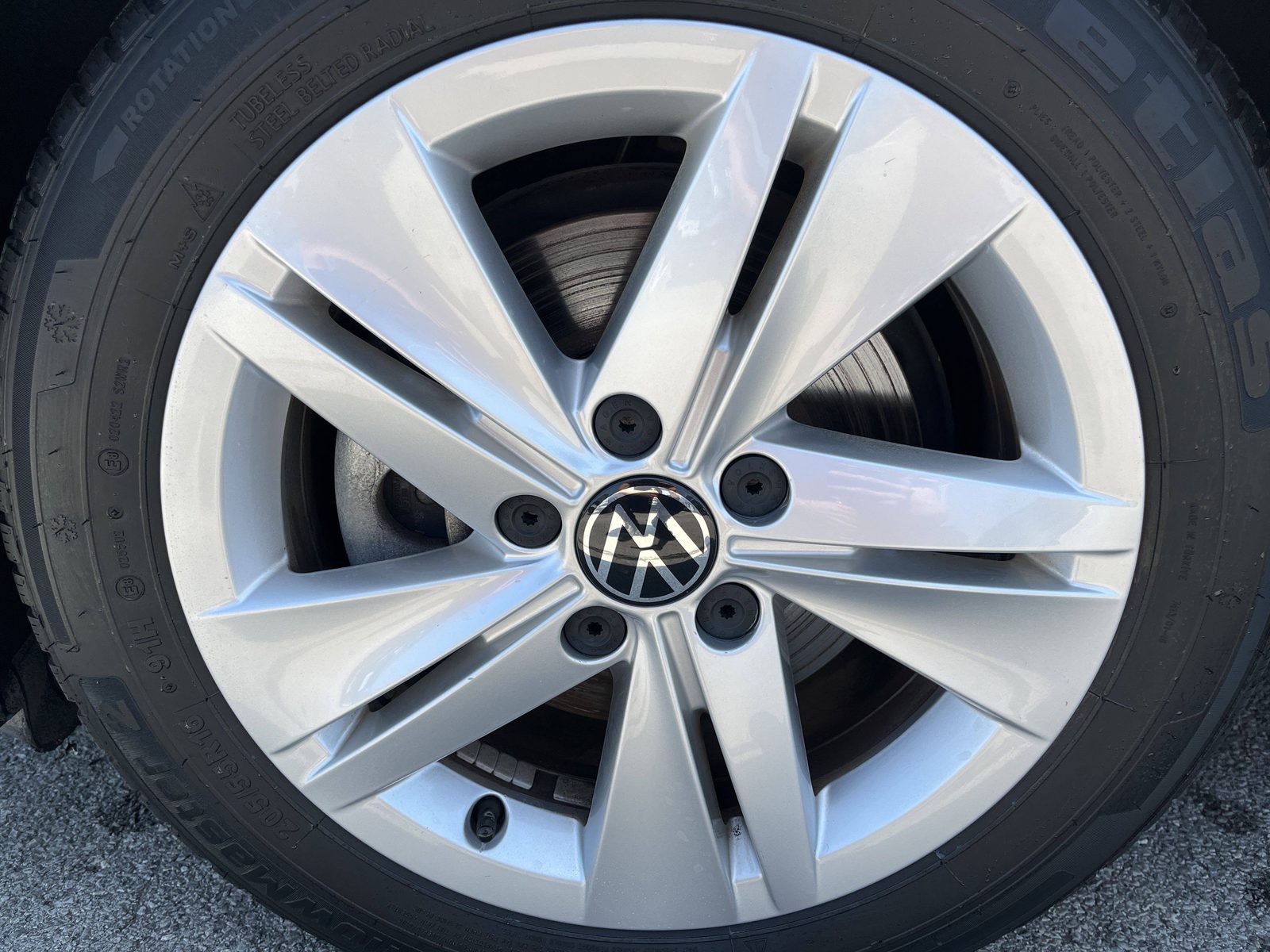 2024 Volkswagen Golf — fotografija 15