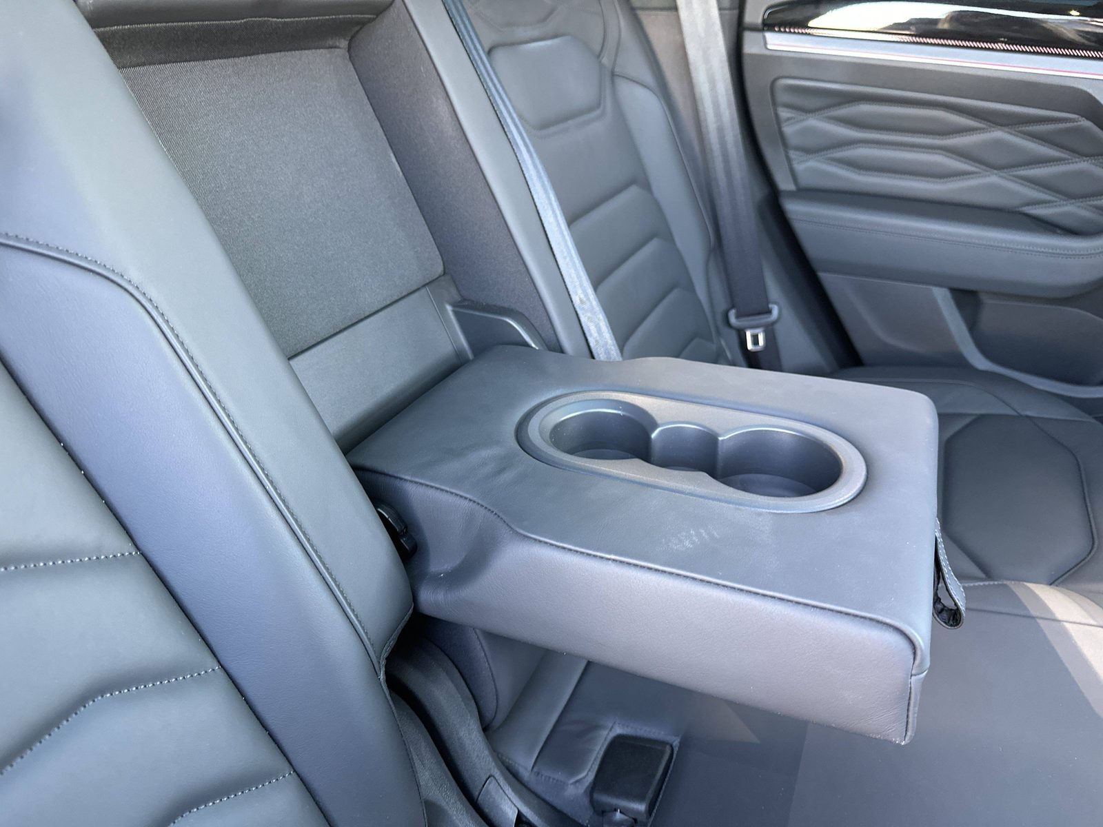 2024 Volkswagen Touareg — fotografija 25