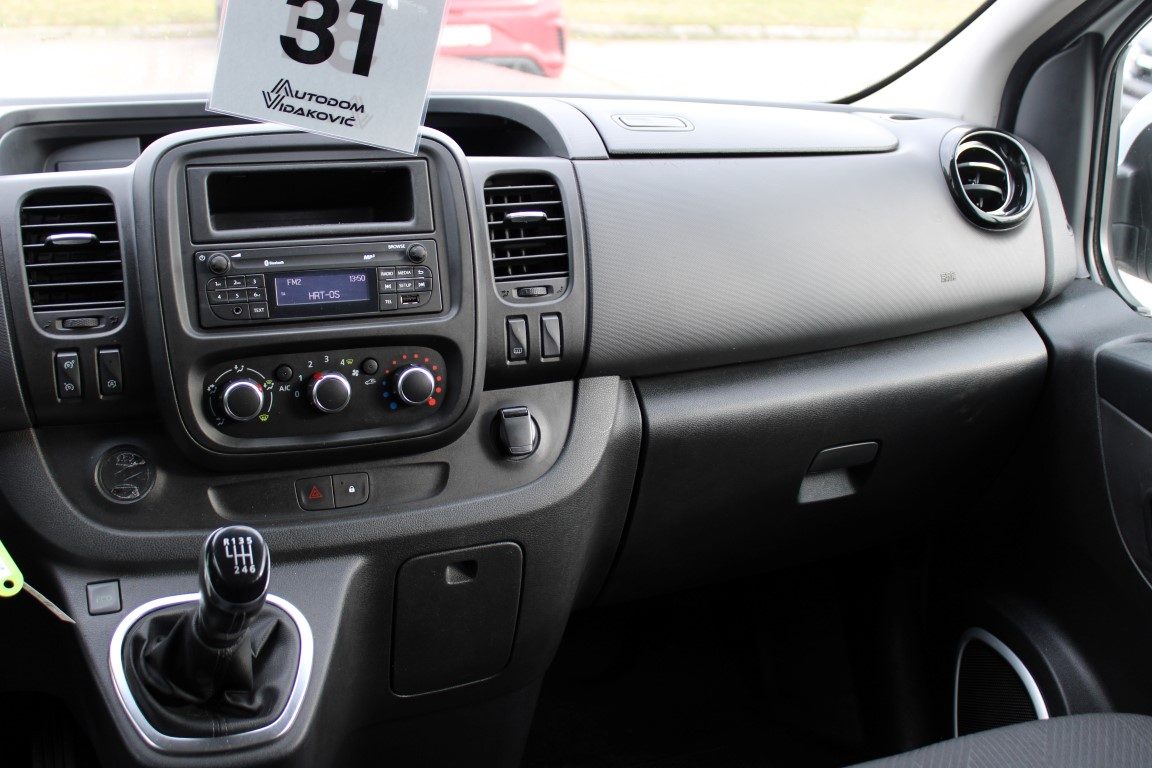 2020 Renault Trafic — fotografija 12