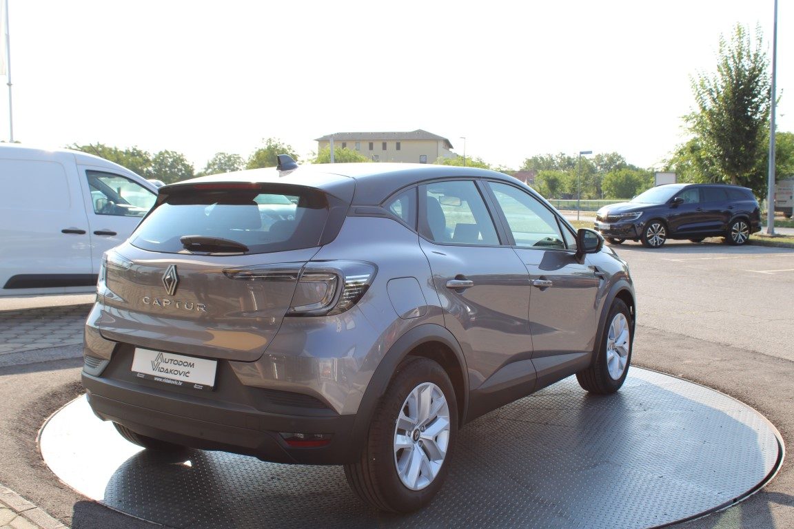 2025 Renault Captur — fotografija 3
