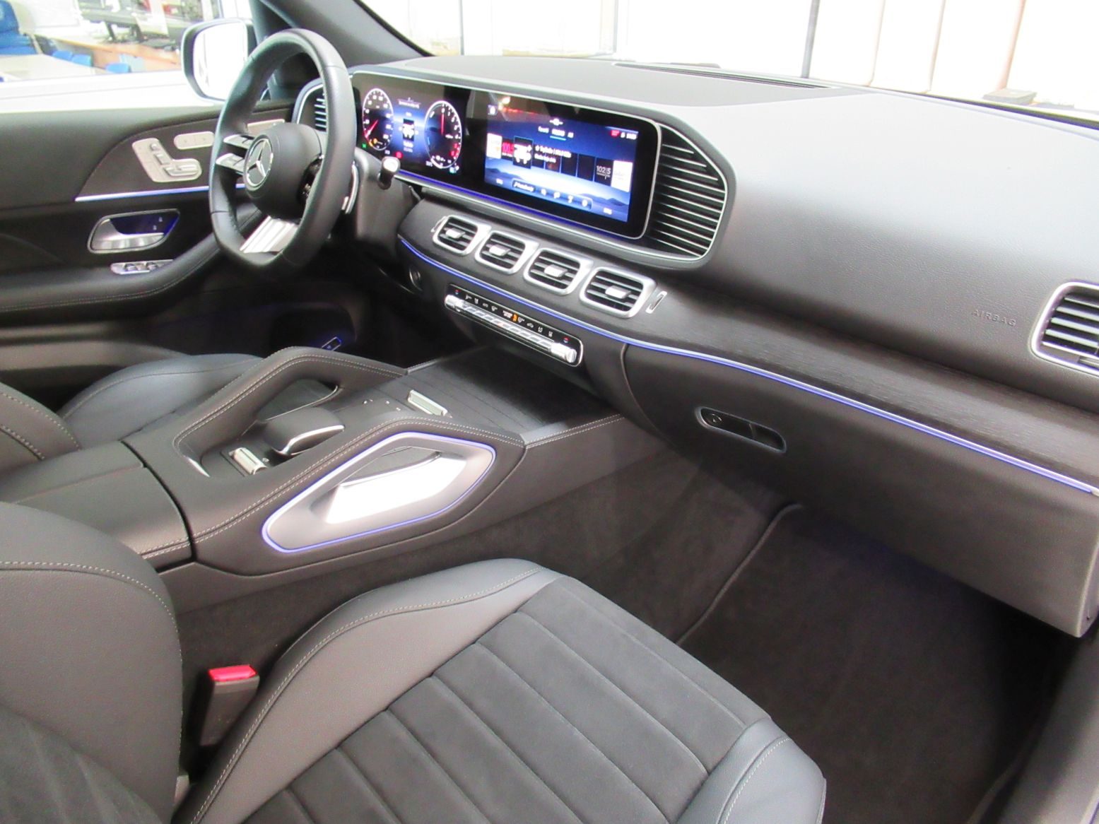 2025 Mercedes-Benz GLE — fotografija 10