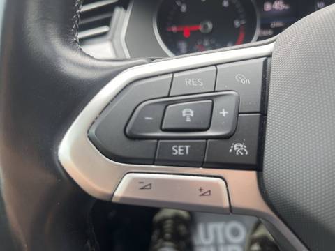 2022 Volkswagen Passat — sličica 22