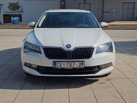 2016 Škoda Superb — sličica 8
