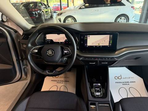 2022 Škoda Octavia Combi — sličica 17