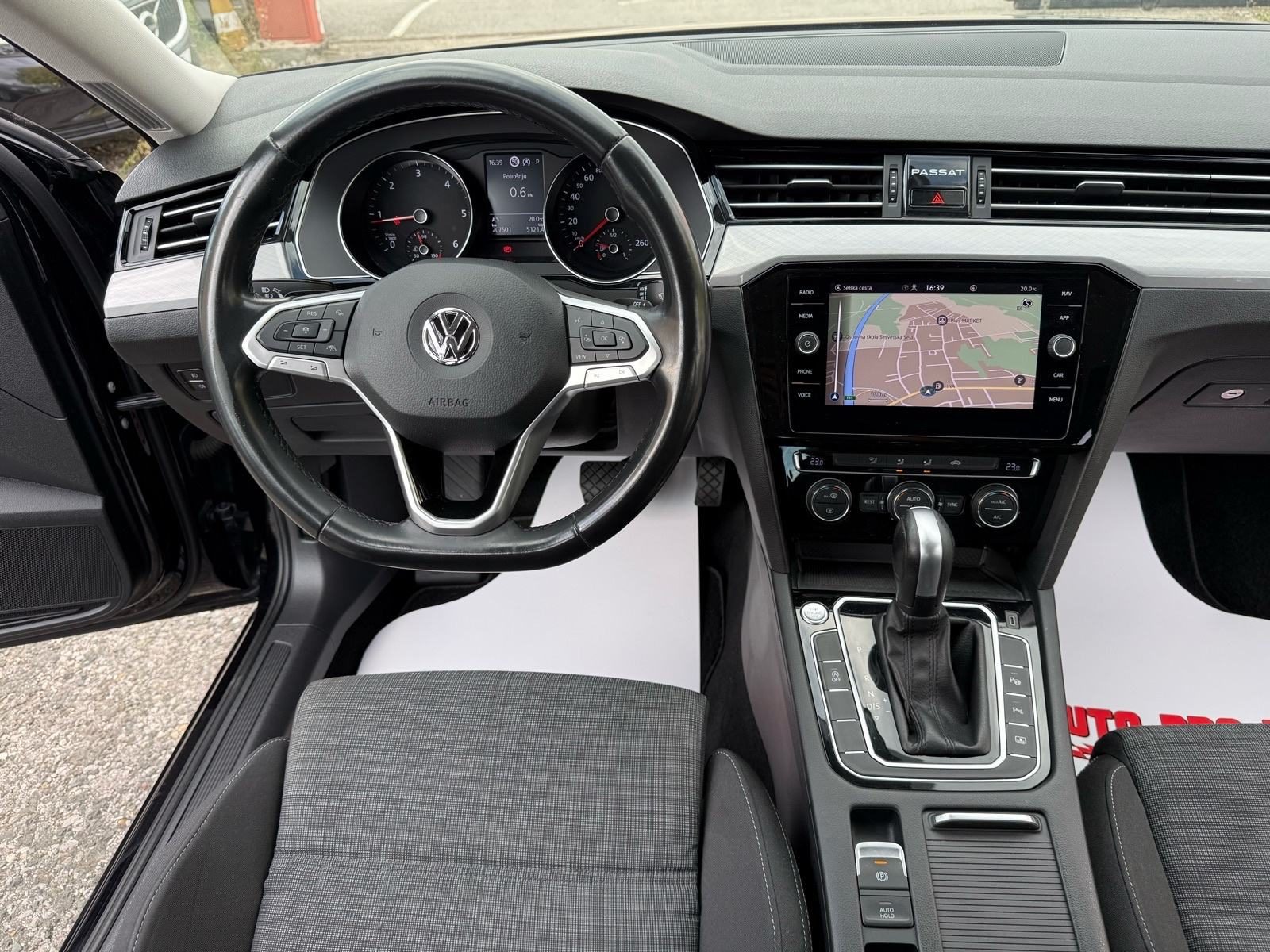 2020 Volkswagen Passat — fotografija 11
