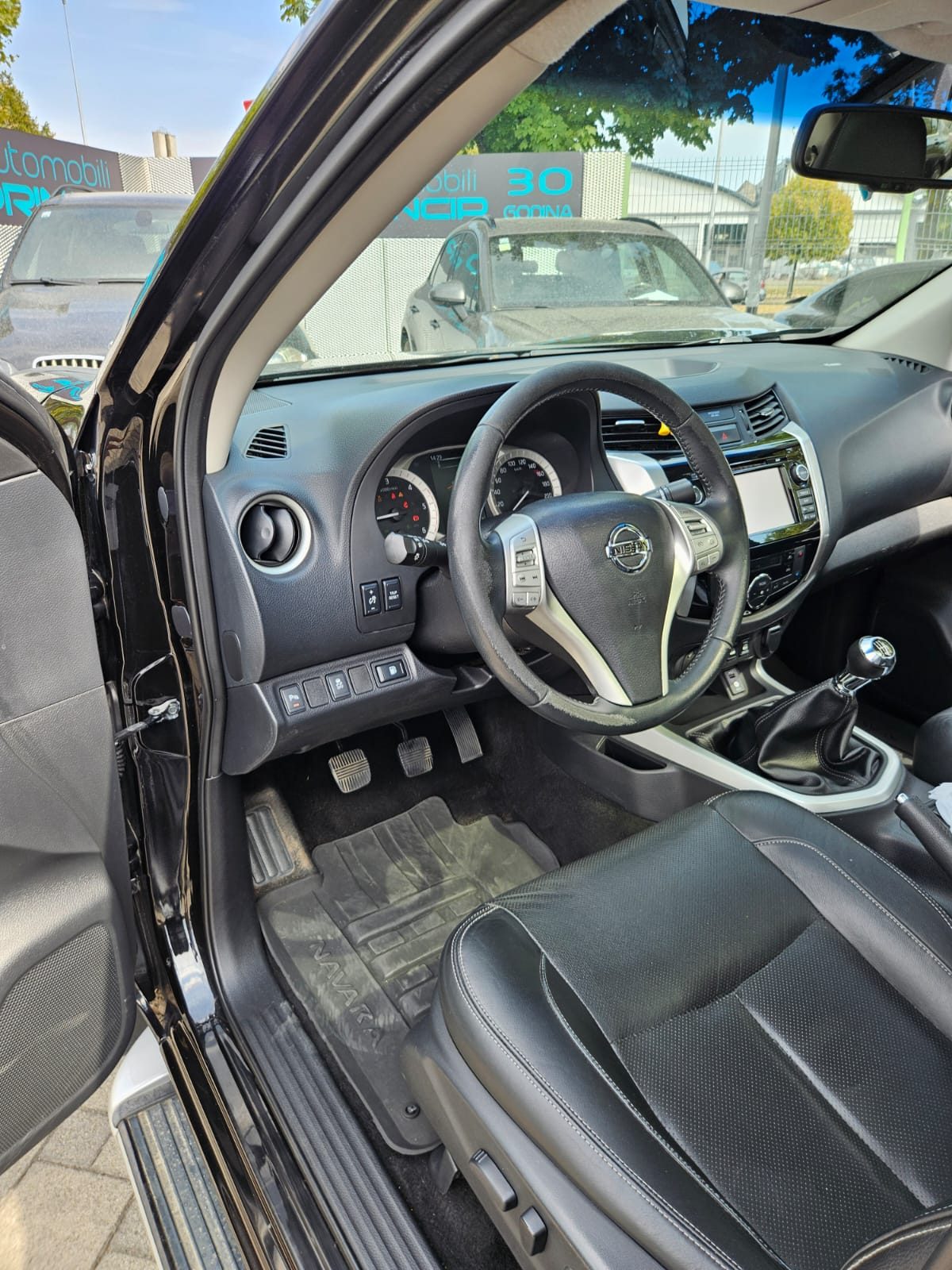 2017 Nissan Navara — fotografija 12