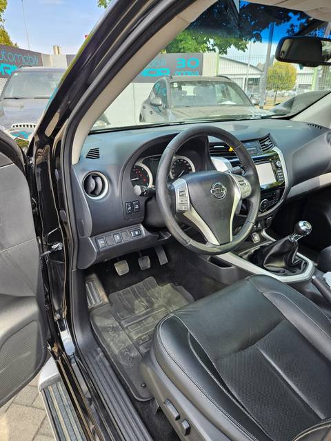 2017 Nissan Navara — sličica 12