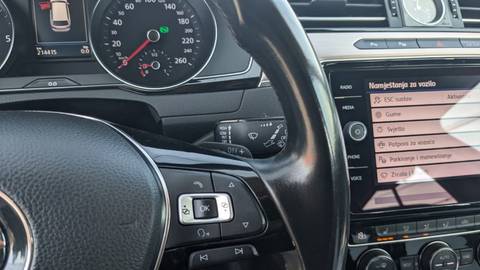 2017 Volkswagen Passat — sličica 24