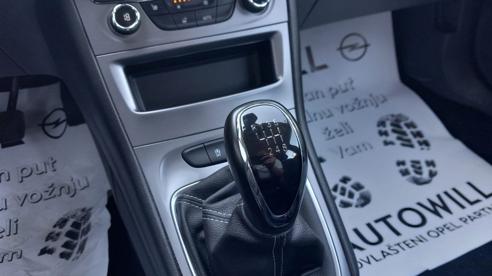 2020 Opel Astra — fotografija 23