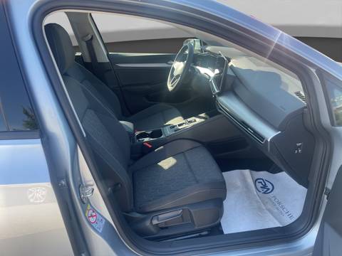 2025 Volkswagen Golf — sličica 16