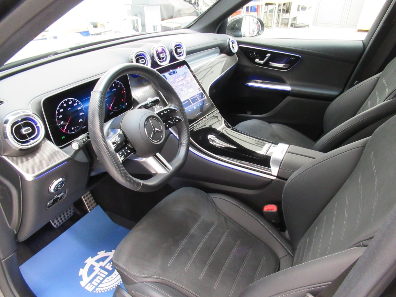 2026 Mercedes-Benz GLC — fotografija 15