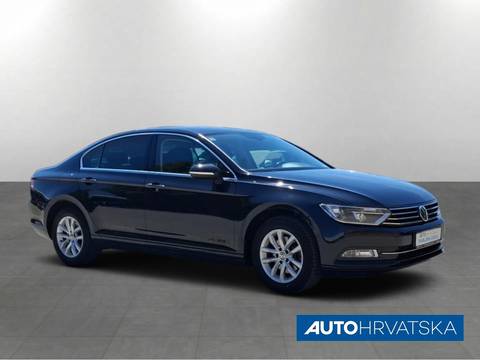 2019 Volkswagen Passat — sličica 2
