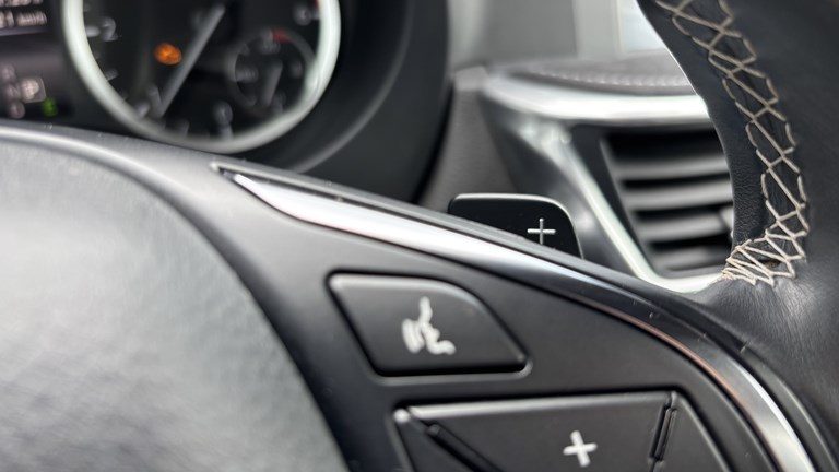 2017 Infiniti Q30 — fotografija 18