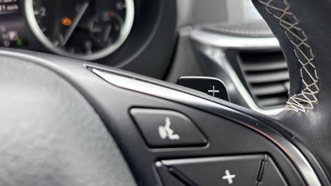 2017 Infiniti Q30 — sličica 18