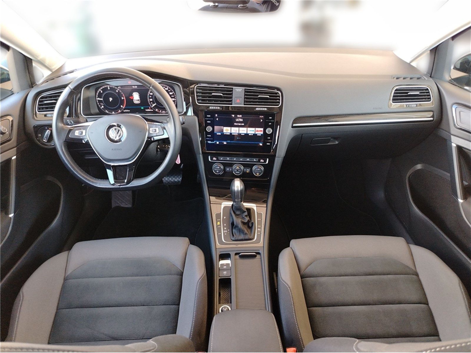 2019 Volkswagen Golf — fotografija 10
