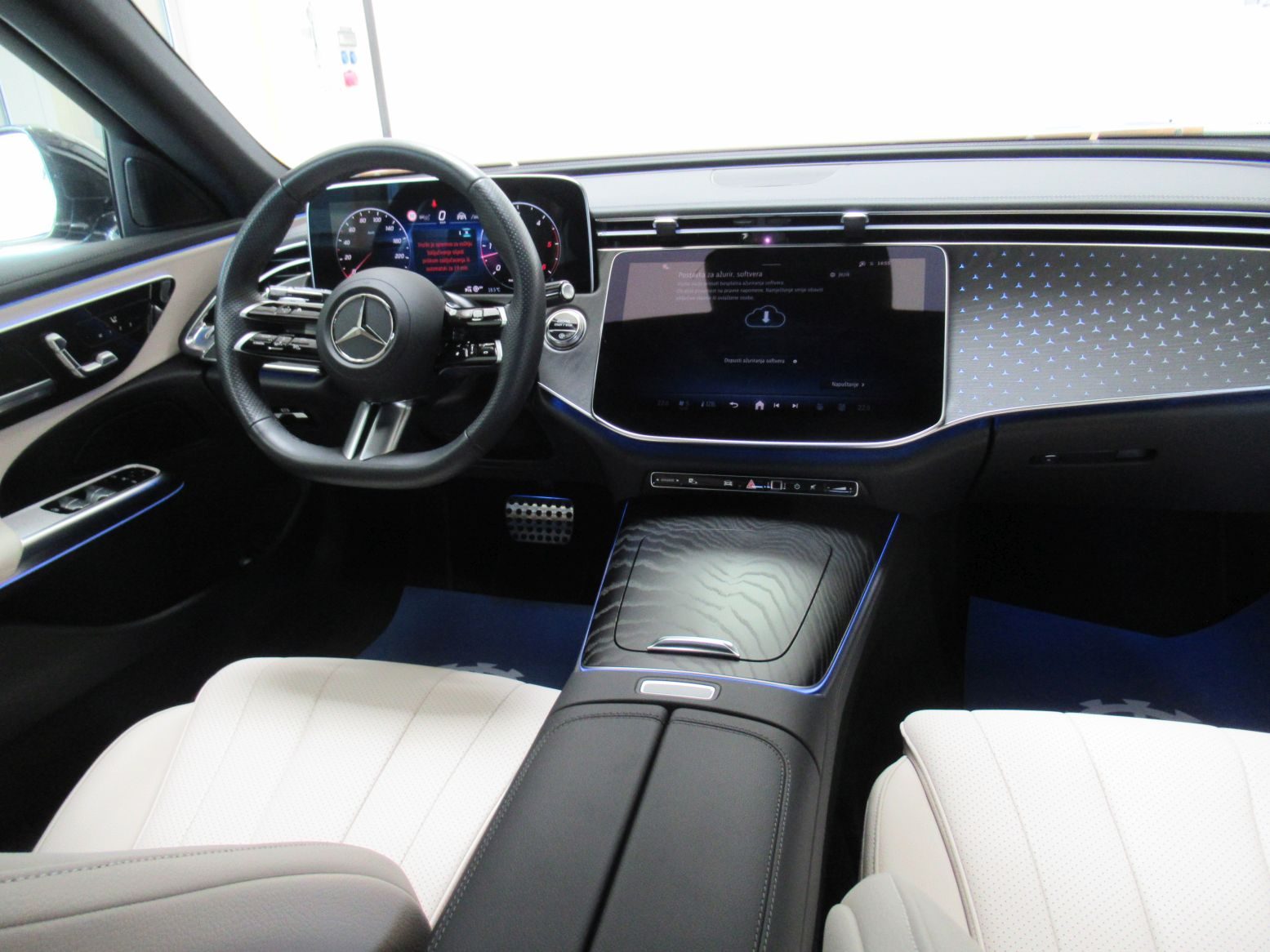 2025 Mercedes-Benz E-klasa AMG Line — fotografija 12