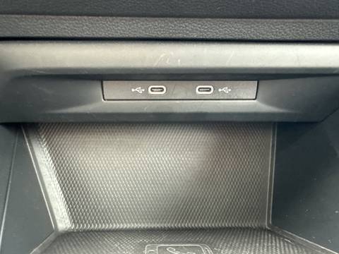 2024 Volkswagen Golf — sličica 30