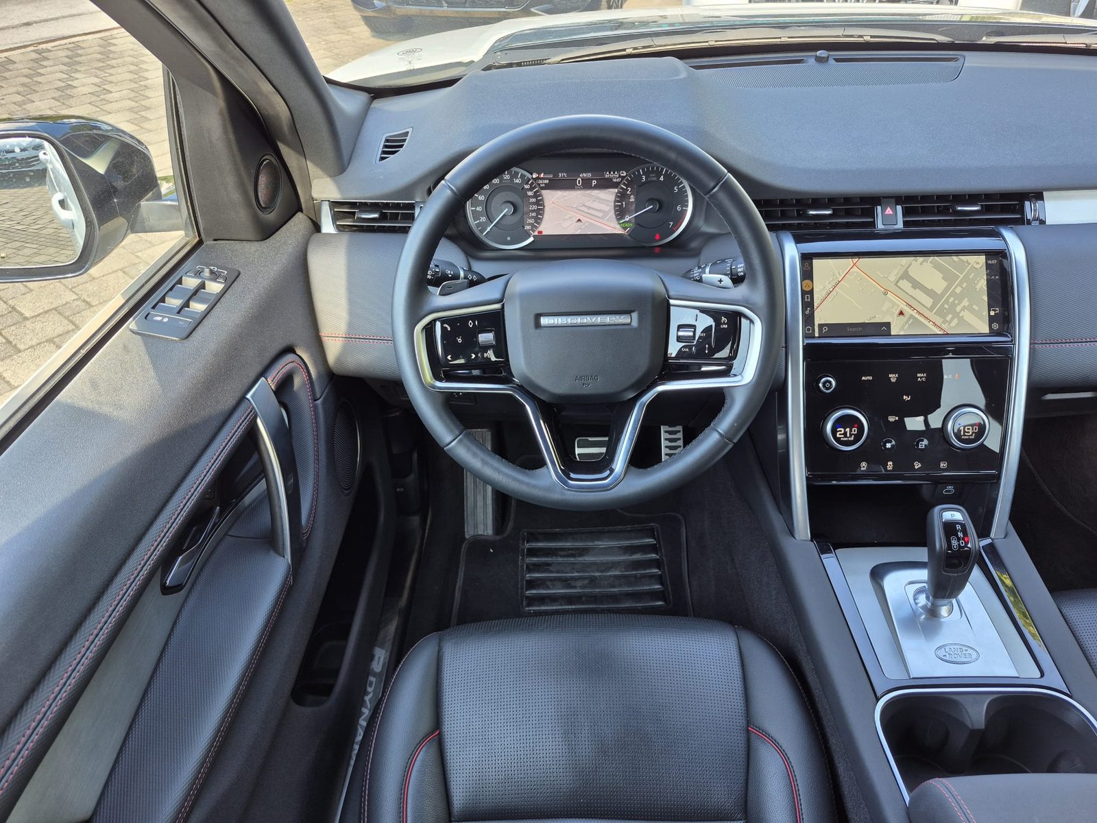 2022 Land Rover Discovery Sport — fotografija 13