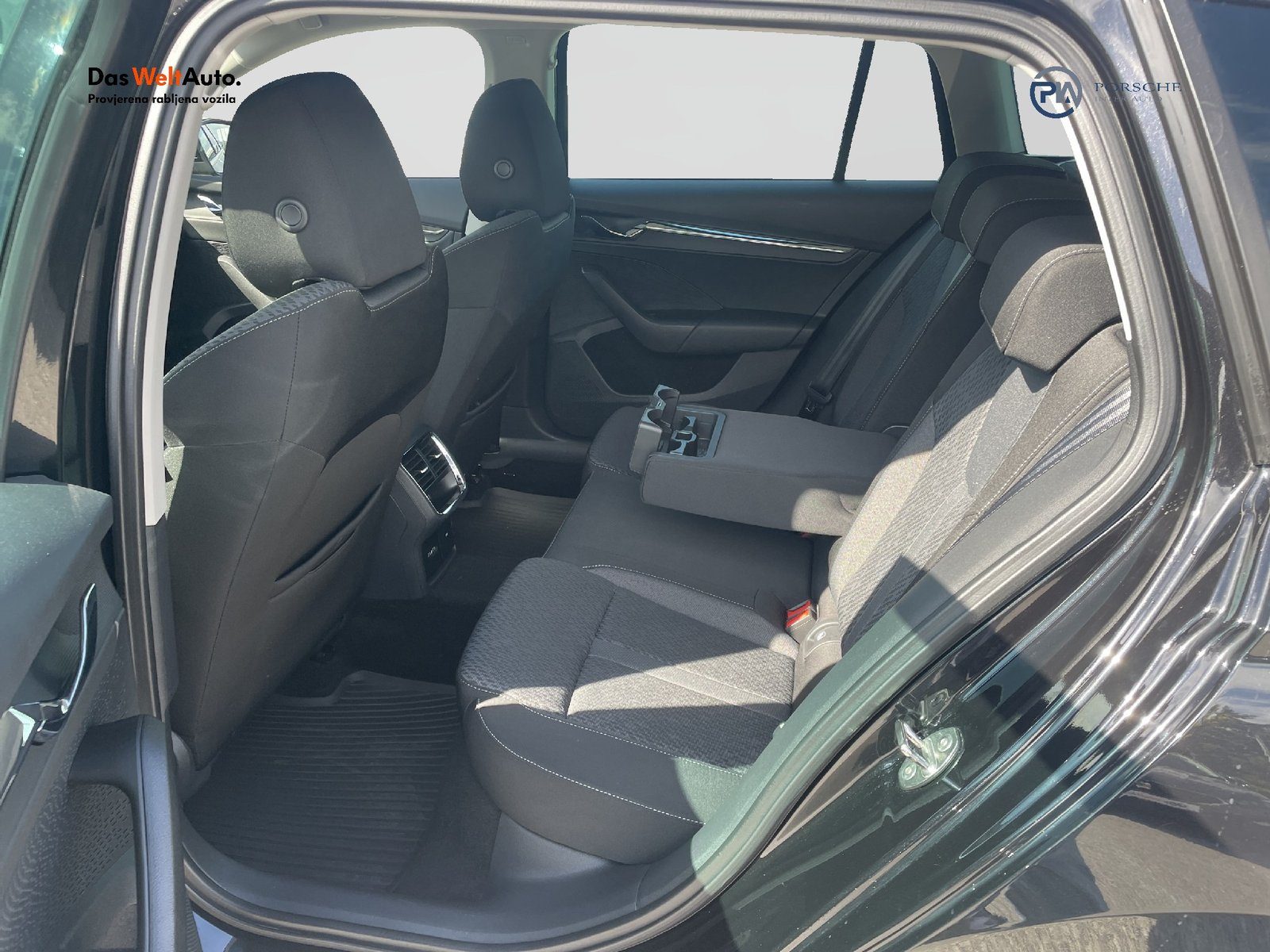 2020 Škoda Octavia Combi — fotografija 10