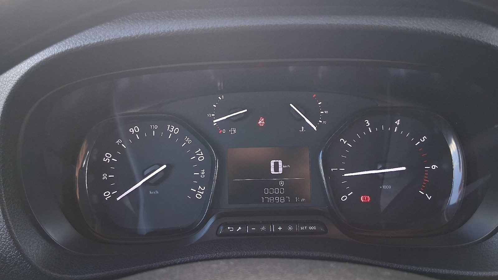 2021 Opel Vivaro — fotografija 13