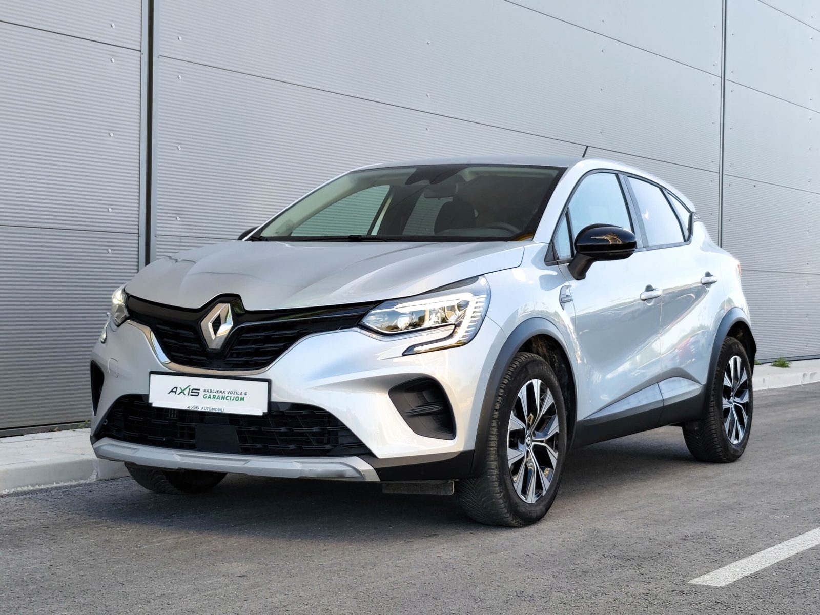 2023 Renault Captur — fotografija 3