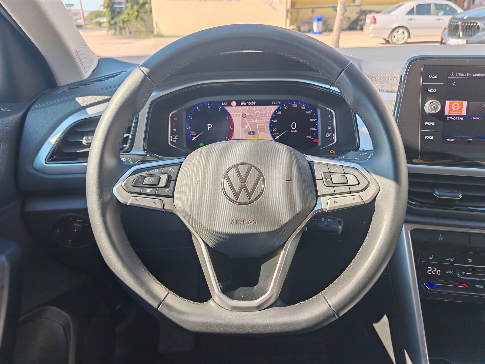 2022 Volkswagen T-Roc — fotografija 11