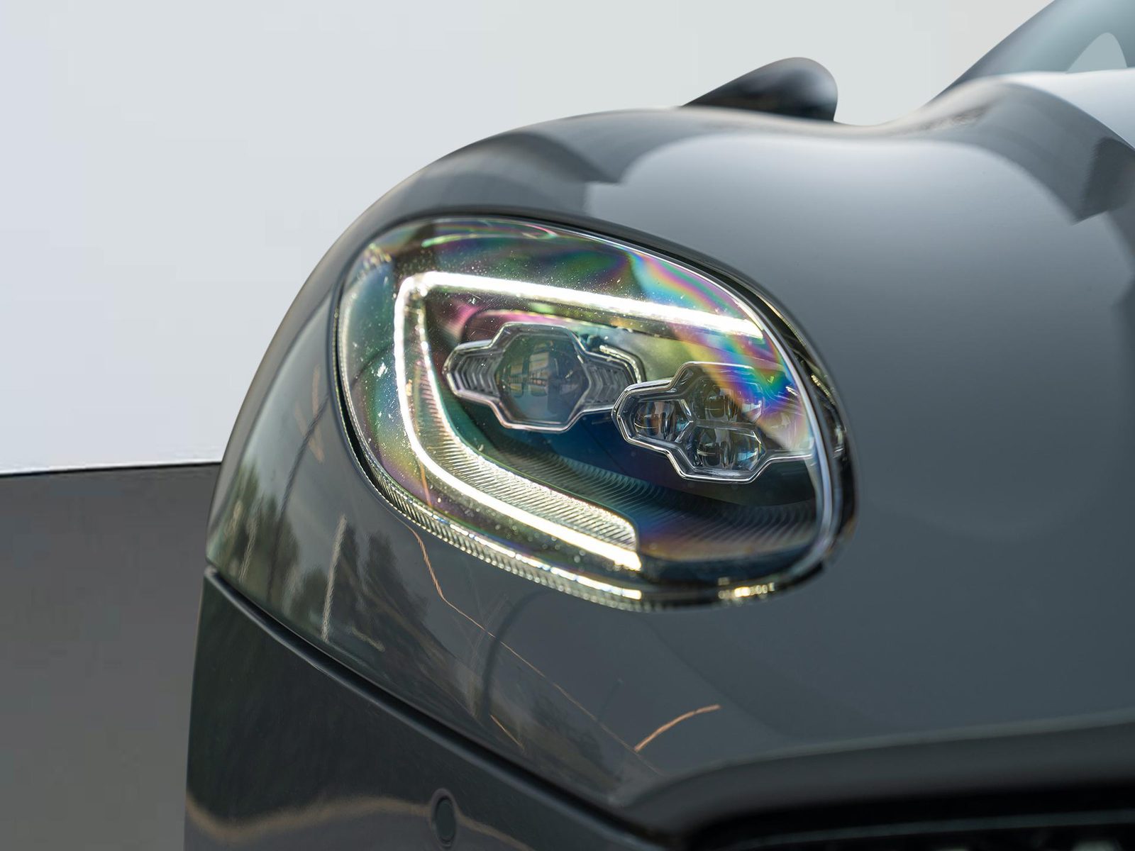 2022 Aston Martin DBS — fotografija 10