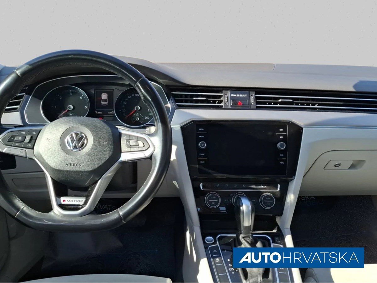 2019 Volkswagen Passat — fotografija 9