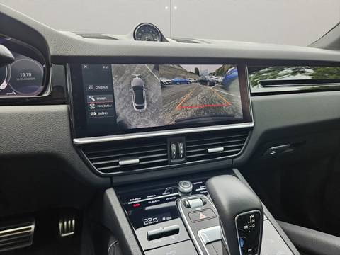 2020 Porsche Cayenne — sličica 18