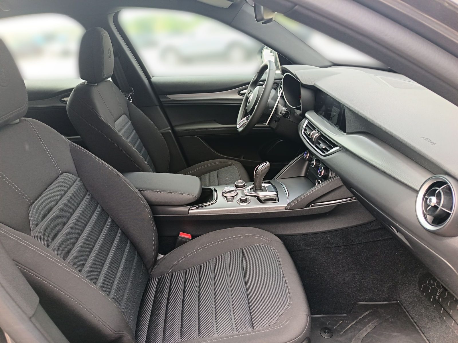 2024 Alfa Romeo Stelvio — fotografija 22