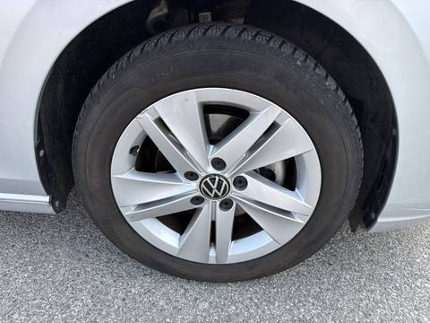 2024 Volkswagen Golf — sličica 17