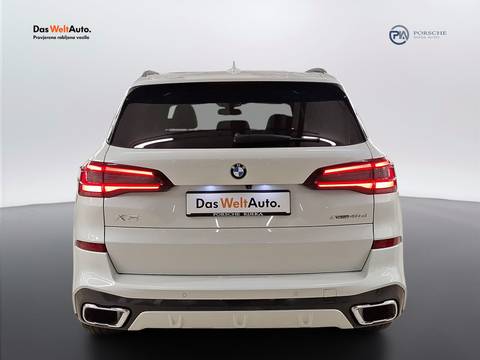 2022 BMW X5 — sličica 6