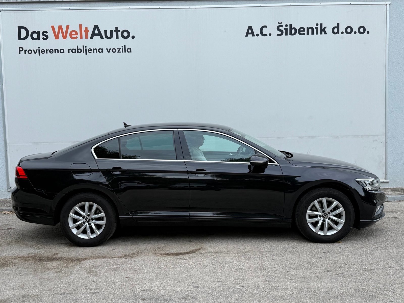 2022 Volkswagen Passat — fotografija 3