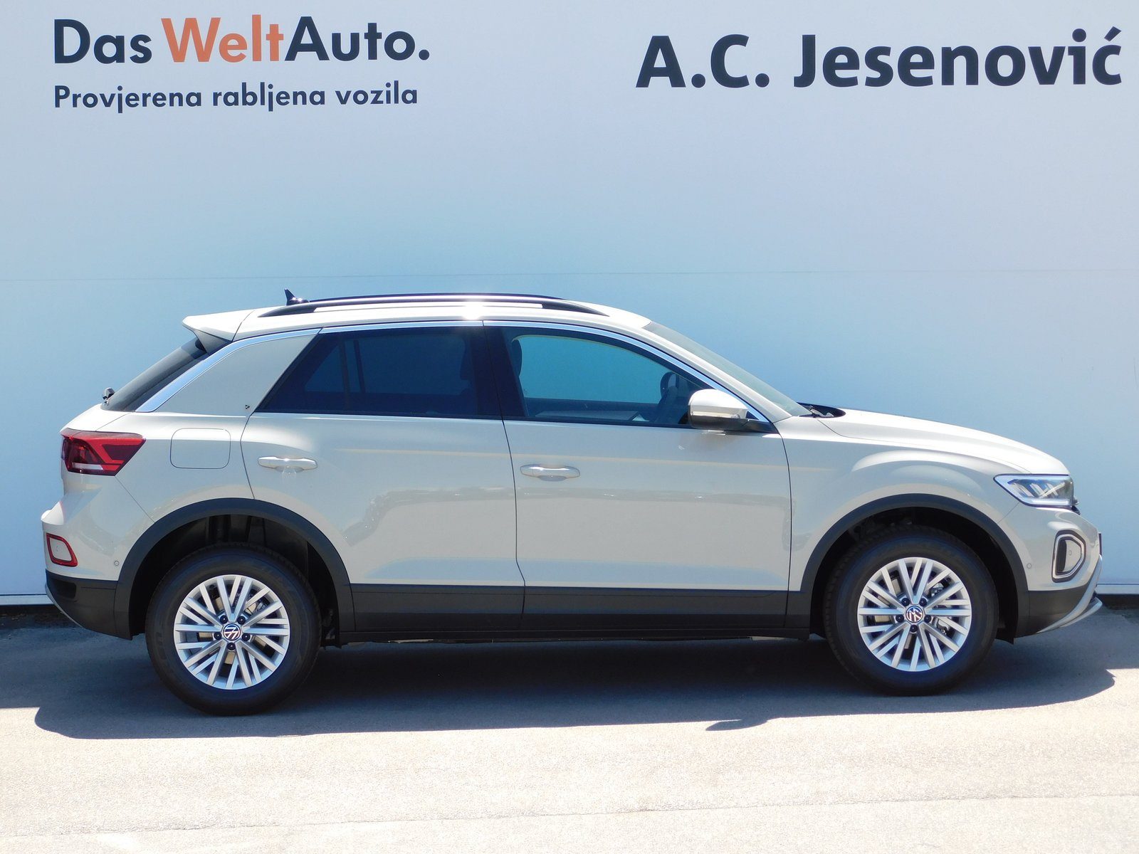 2025 Volkswagen T-Roc — fotografija 4