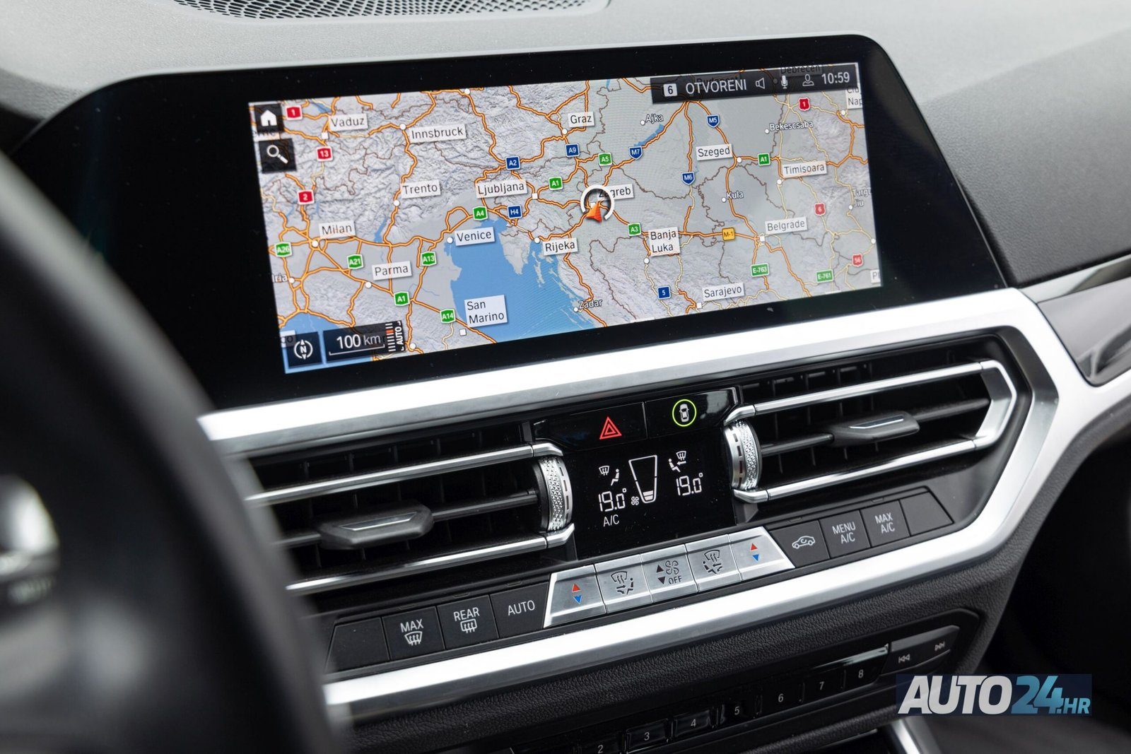 2021 BMW Serija 3 Sport Line — fotografija 19