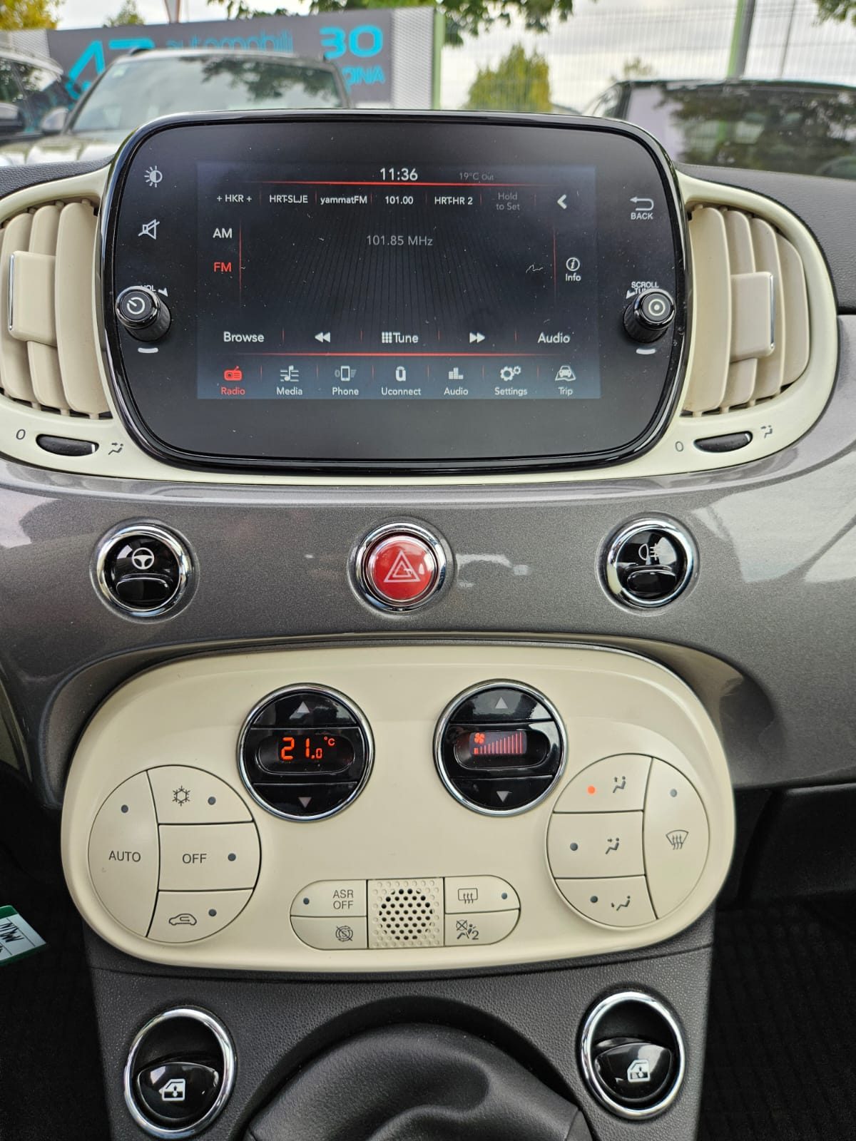 2019 Fiat 500 — fotografija 18