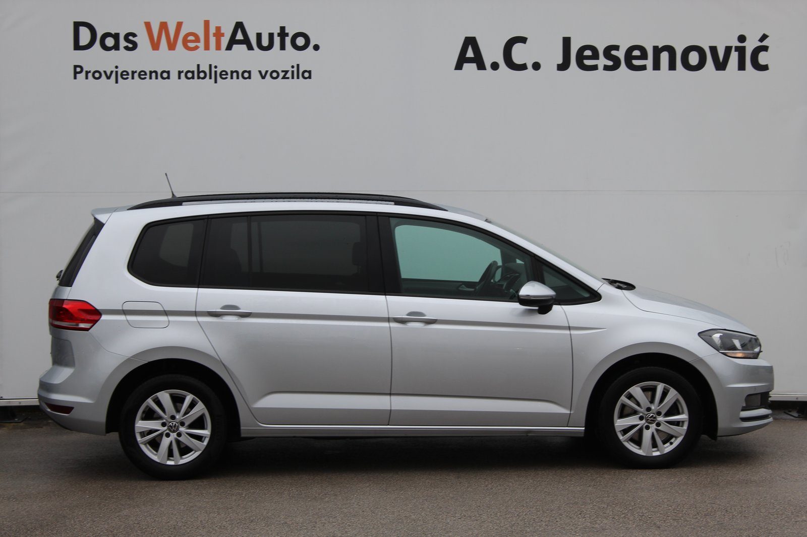2024 Volkswagen Touran — fotografija 4