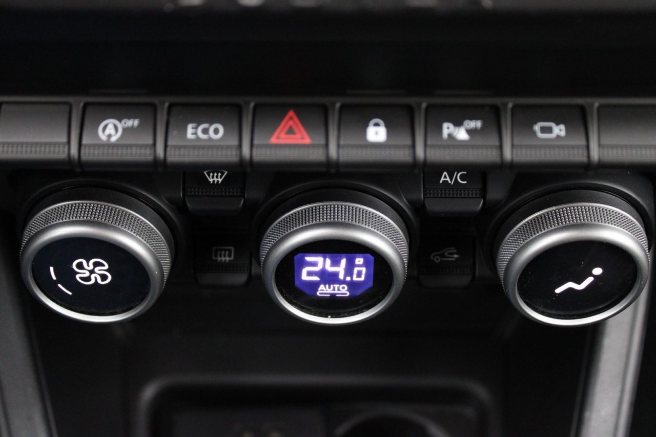 2023 Dacia Duster — fotografija 17