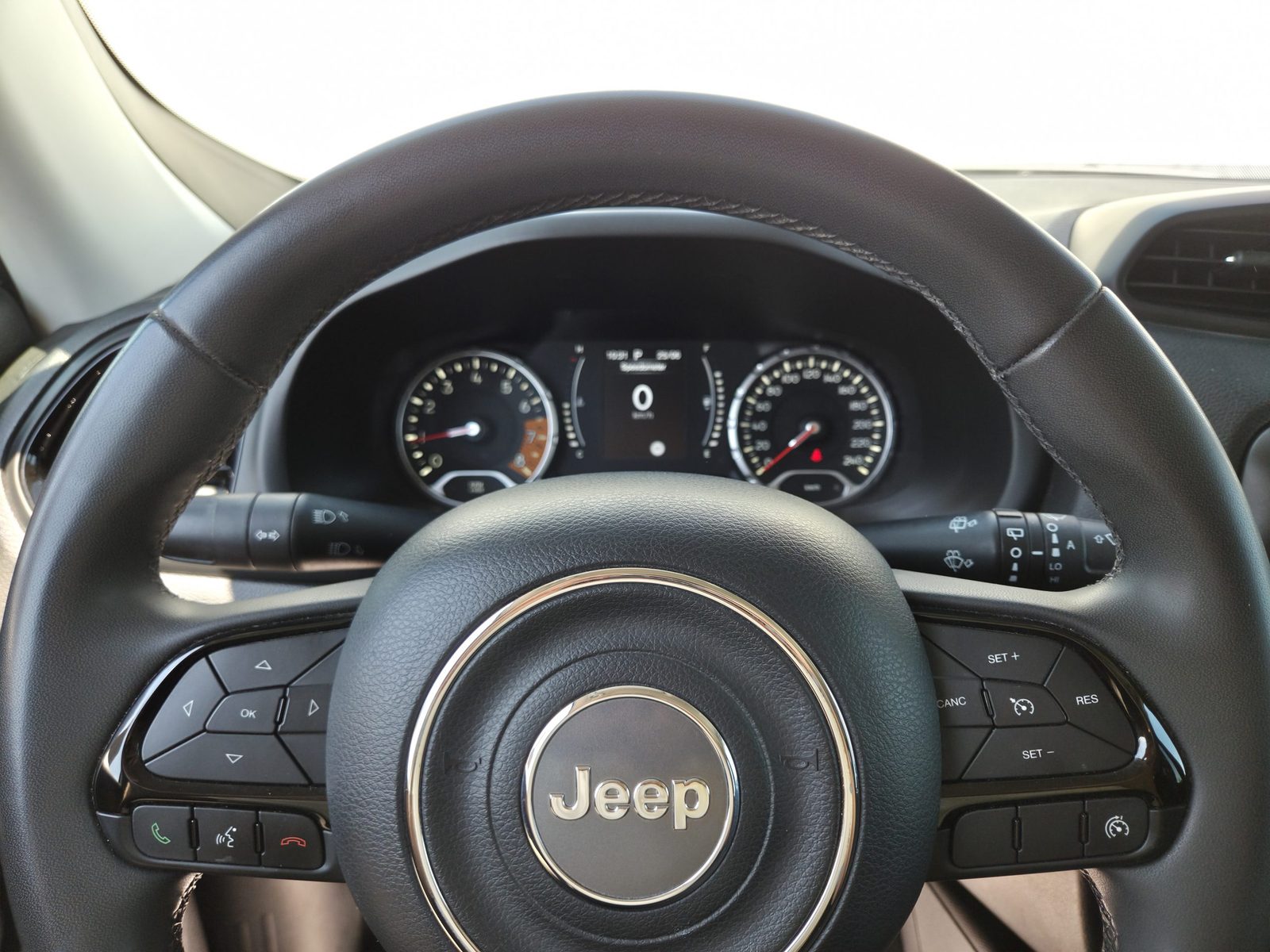 2022 Jeep Renegade — fotografija 11