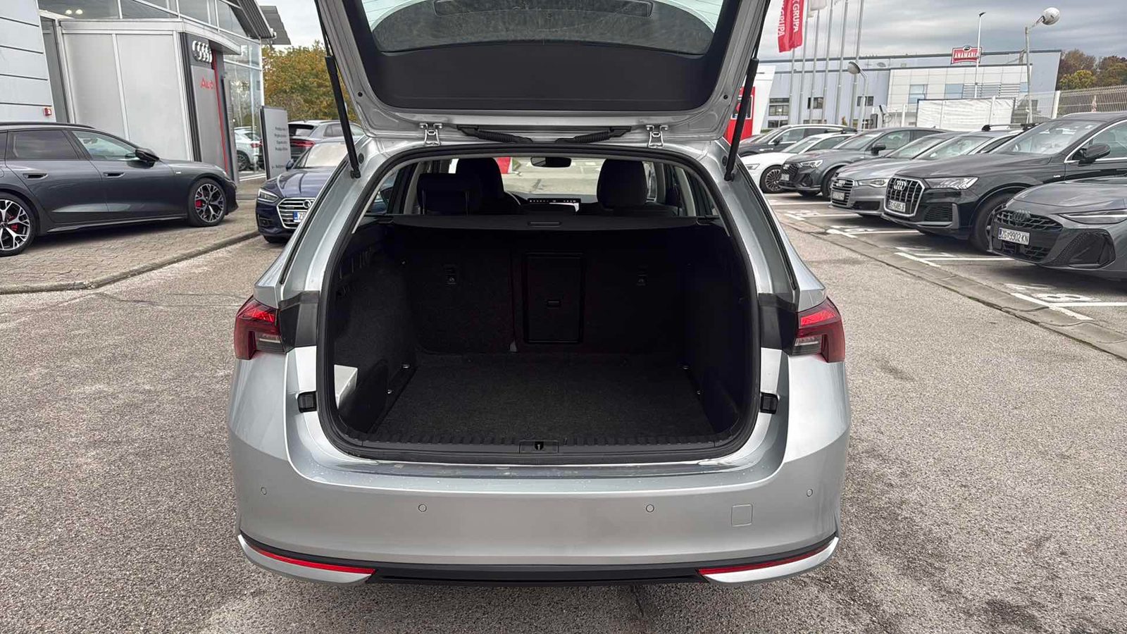 2024 Škoda Octavia Combi — fotografija 12