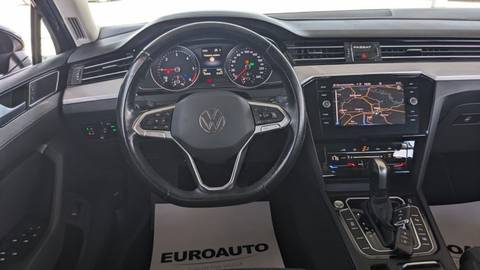 2021 Volkswagen Passat — sličica 17