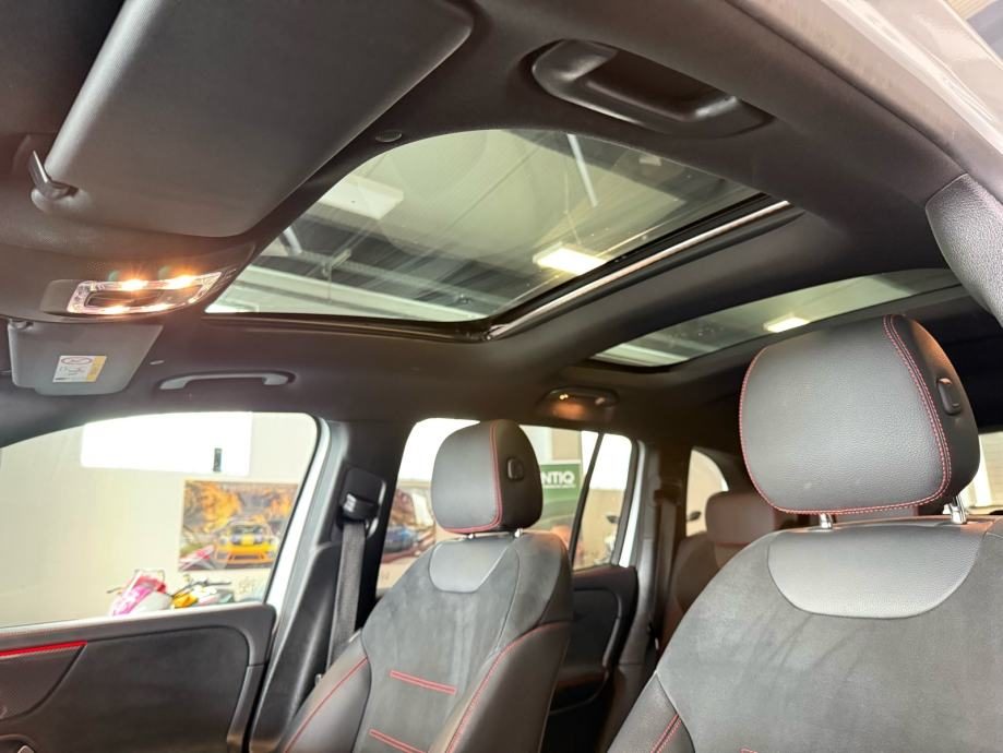 2021 Mercedes-Benz GLB — fotografija 11