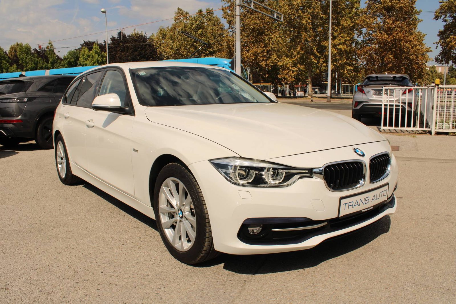 2017 BMW Serija 3 — fotografija 3