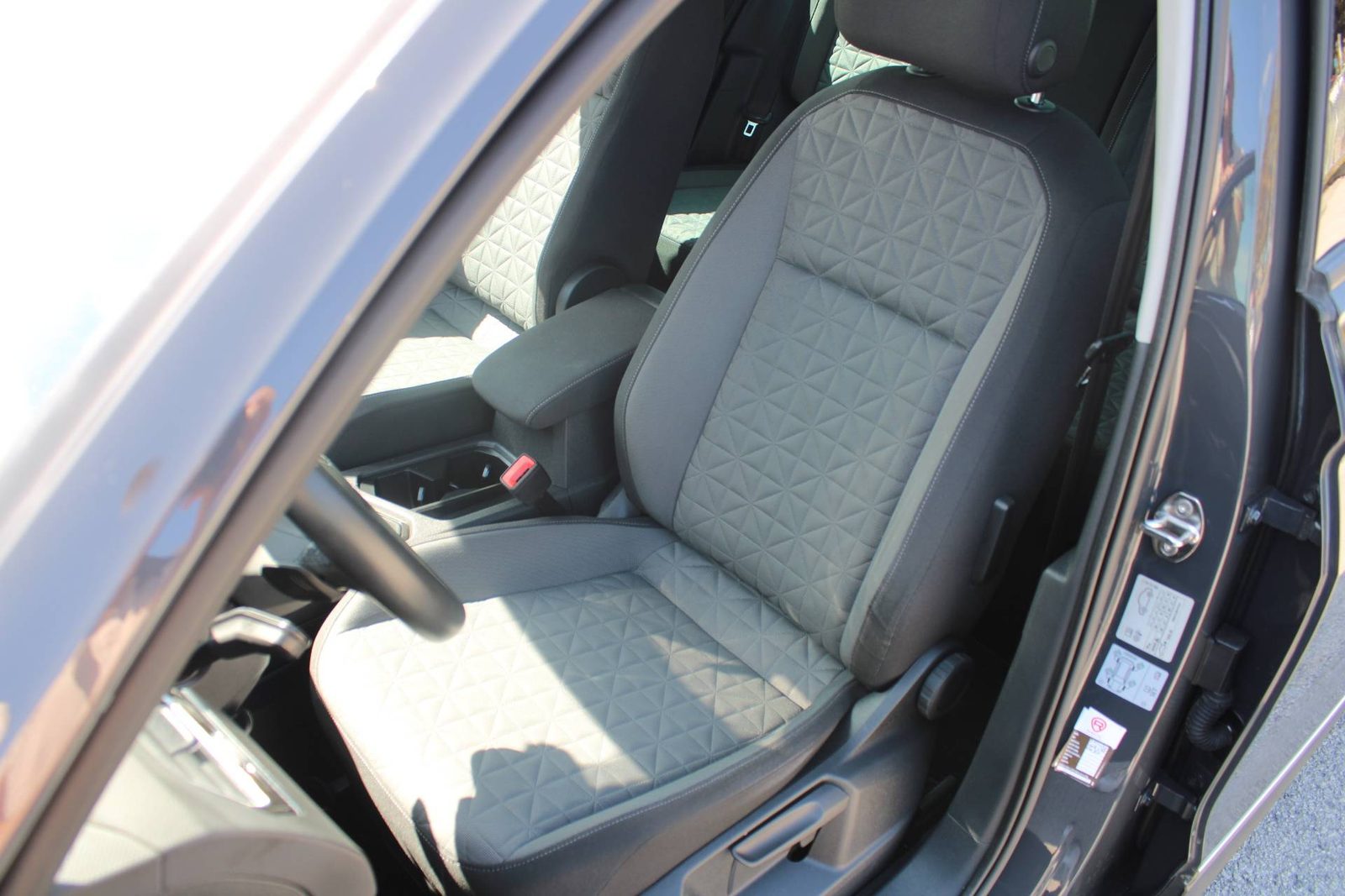 2021 Volkswagen Tiguan — fotografija 10
