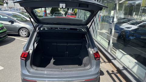 2023 Volkswagen Tiguan — sličica 7