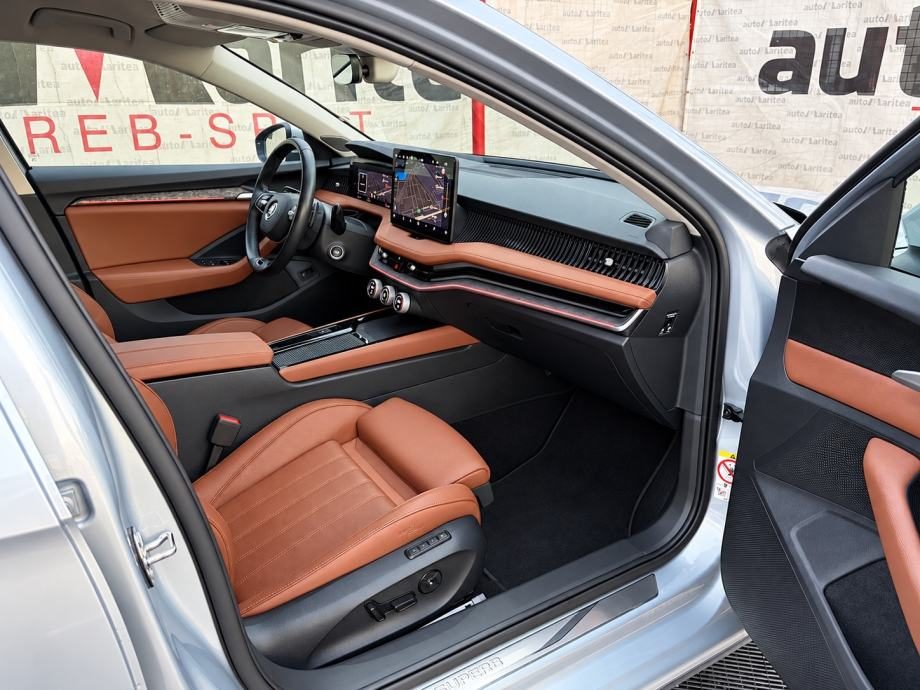 2024 Škoda Superb — fotografija 17