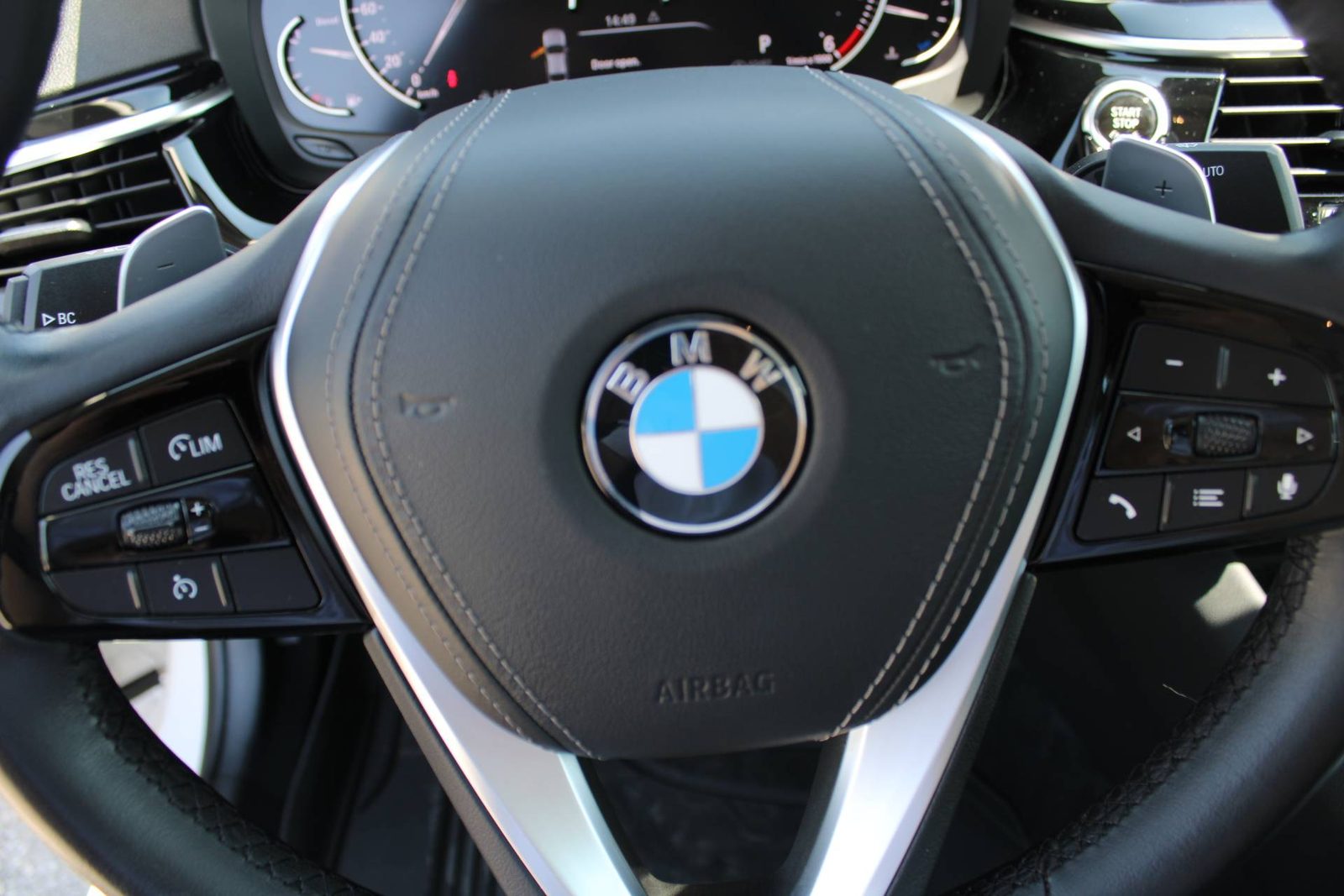 2020 BMW Serija 5 — fotografija 16